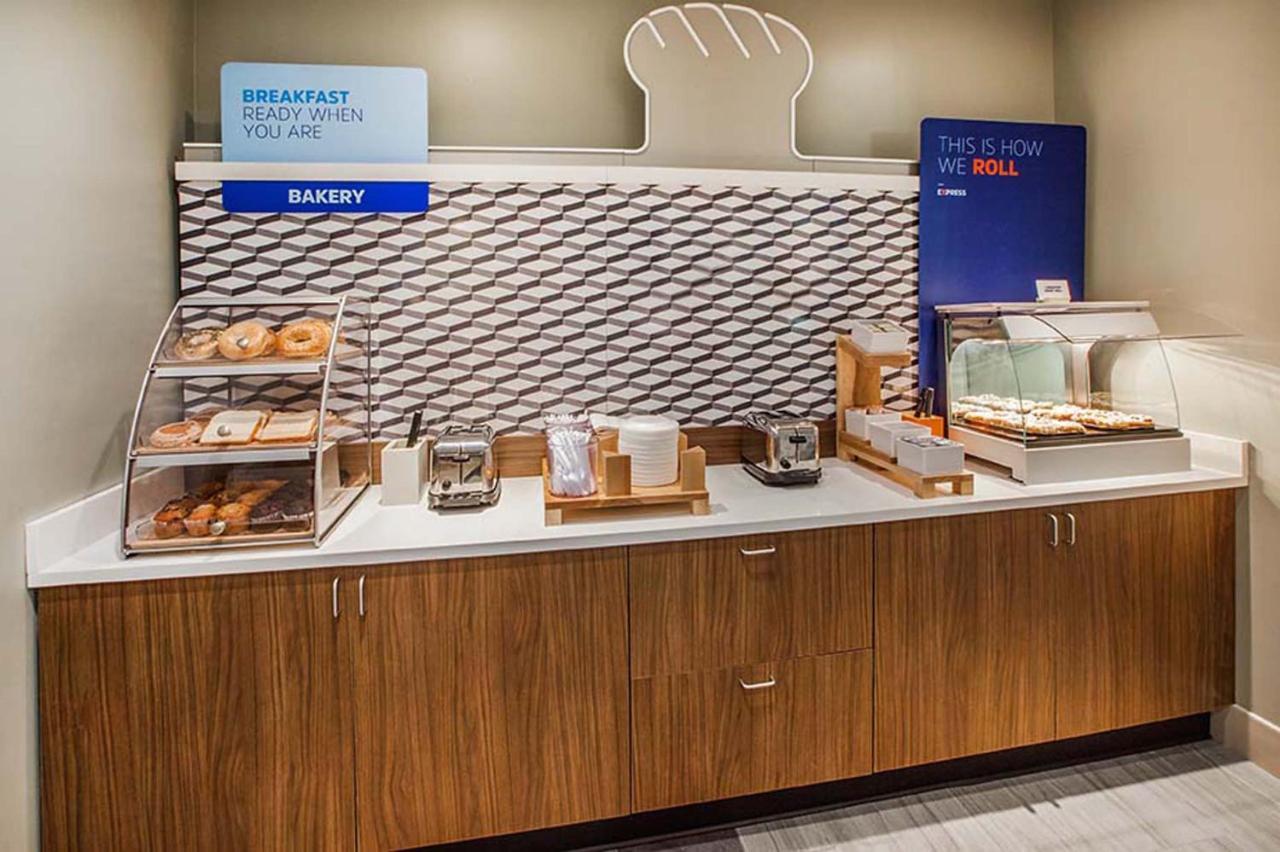 Holiday Inn Express & Suites Greenville S - Piedmont By Ihg Ngoại thất bức ảnh